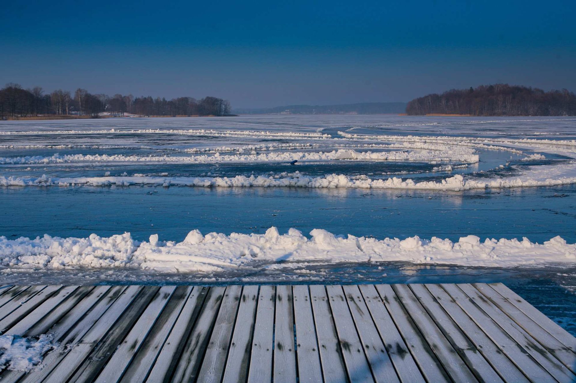 Zima nad jeziorem Wulpińskim. fot Krzysztof Skłodowski