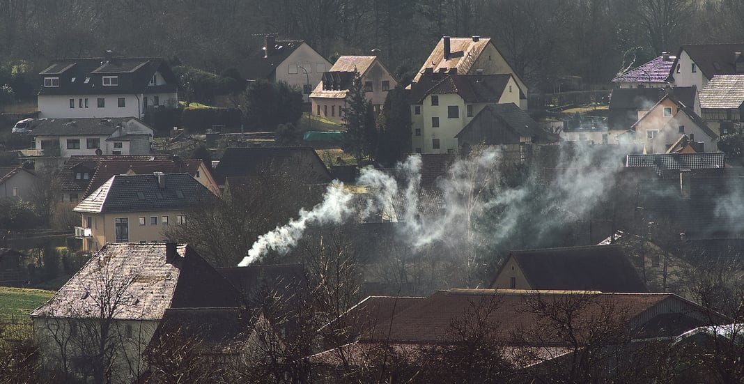 ogrzewanie drewnem, węglem, smog