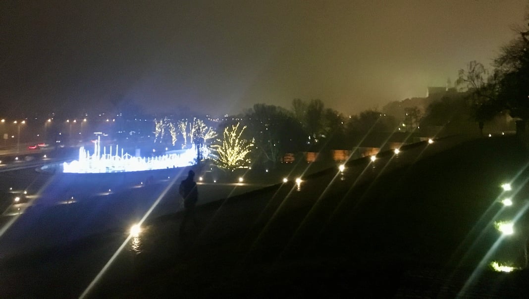 Warszawa nocą, światło